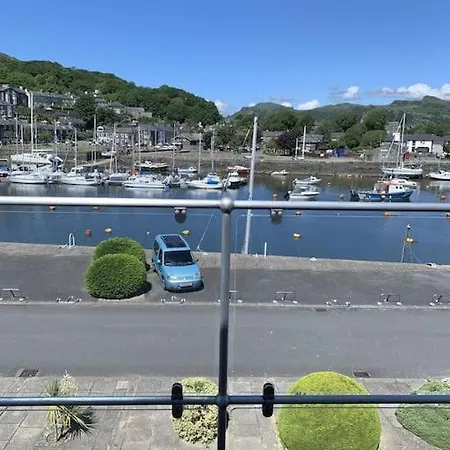Harbour Haven: Spectacular Views Apartment Porthmadog Exterior photo