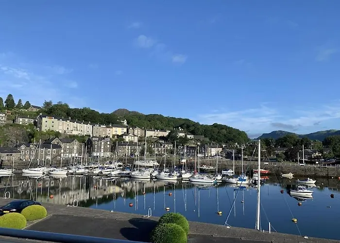 Harbour Haven: Spectacular Views